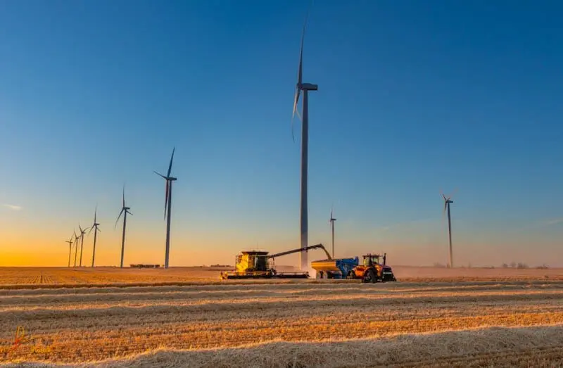 Wiktoria przedstawia plan zakładający 95-procentową energię odnawialną, bez węgla, z niewielką ilością gazu i ze znacznym wzrostem popytu